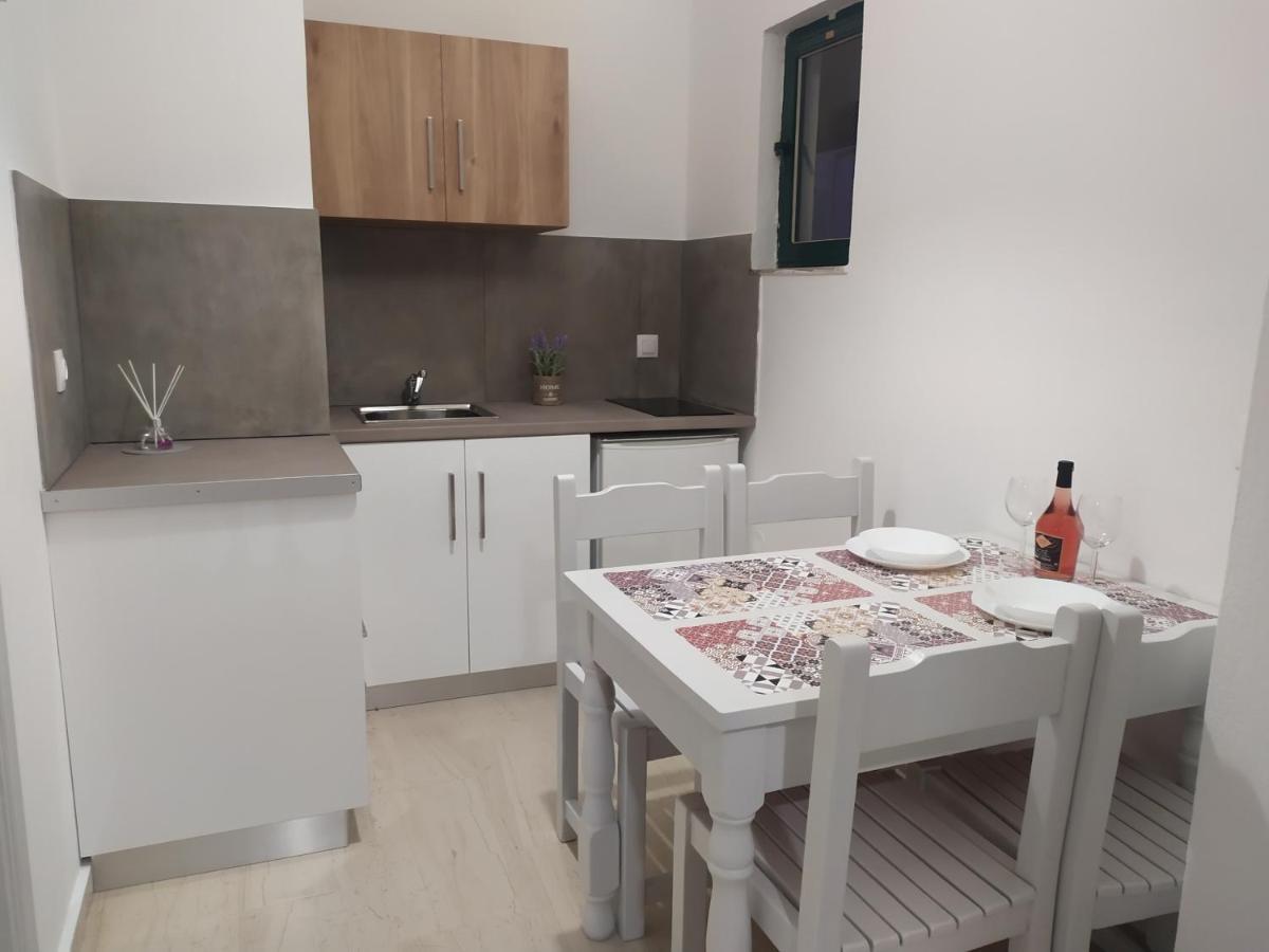 Valentinos Apartments Рода Экстерьер фото