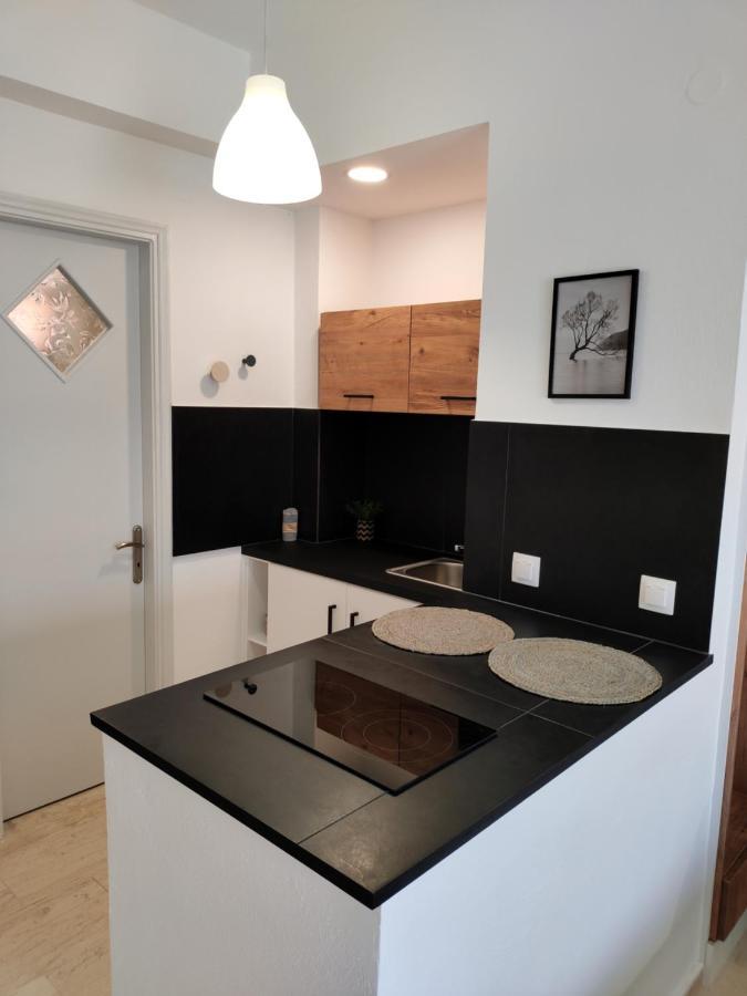 Valentinos Apartments Рода Экстерьер фото